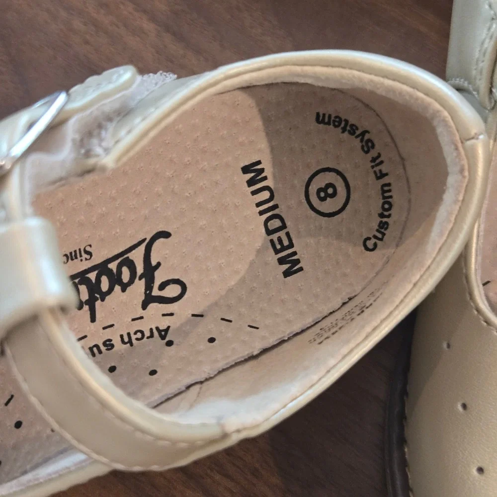 Footmates‎ Sherry Pearl Gold Leather T-Strap Mary Jane Shoes Kids 8 M/W 2534